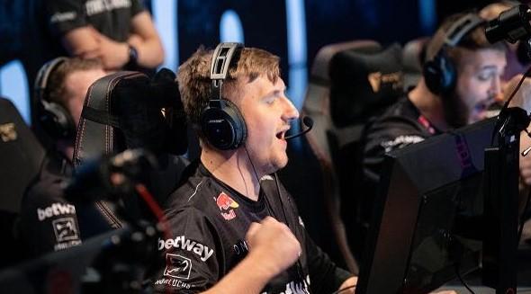 德玛西亚杯淘汰赛第二天前五名： JackeyLove 的关键击杀结束了比赛