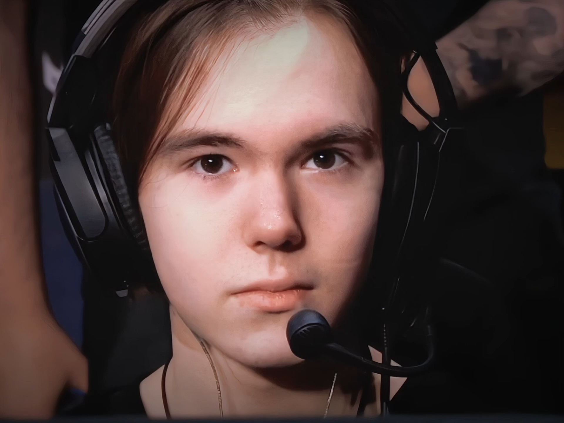 反T1装甲启动！Chovy阿狸两度单杀 T1双C轮流暴毙遭GEN横扫