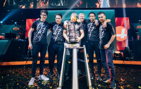 在《英雄联盟》中，10月16日该投注什么？